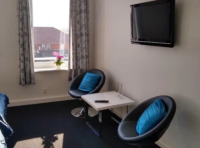 & Hotel