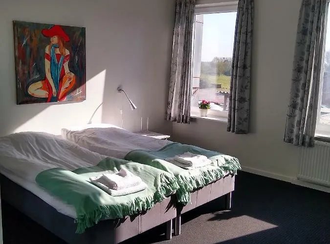 & Hotel 3*